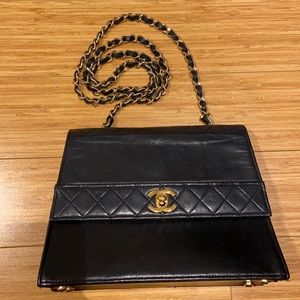 Chanel single chain shoulder black bag